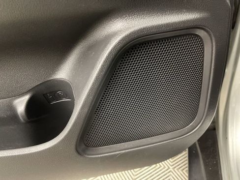 Used 2020 Mitsubishi Outlander ES image 19