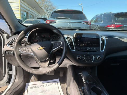 Used 2021 Chevrolet Malibu LT FWD image 22