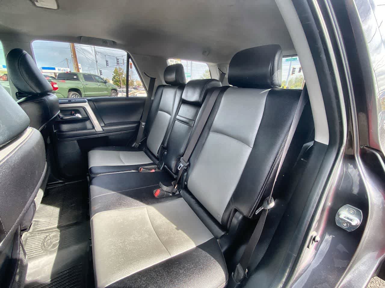 Used 2018 Toyota 4Runner SR5 Premium AWD/4WD image 23