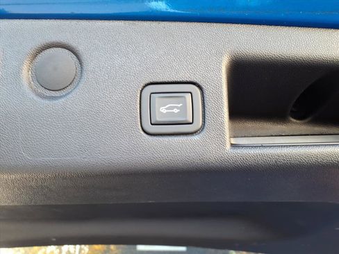 Used 2024 Chevrolet Equinox LT w/ LPO, Floor Liner Package image 6