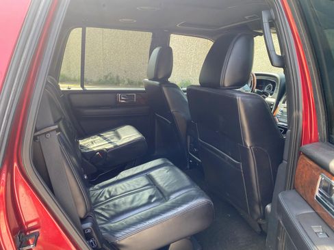 Used 2015 Lincoln Navigator 2WD image 13