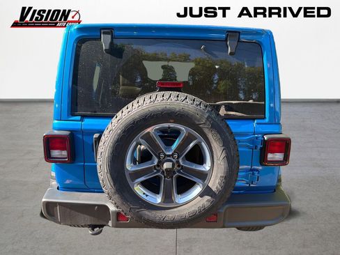 Used 2021 Jeep Wrangler Unlimited Sahara w/ Cold Weather Group AWD/4WD image 5