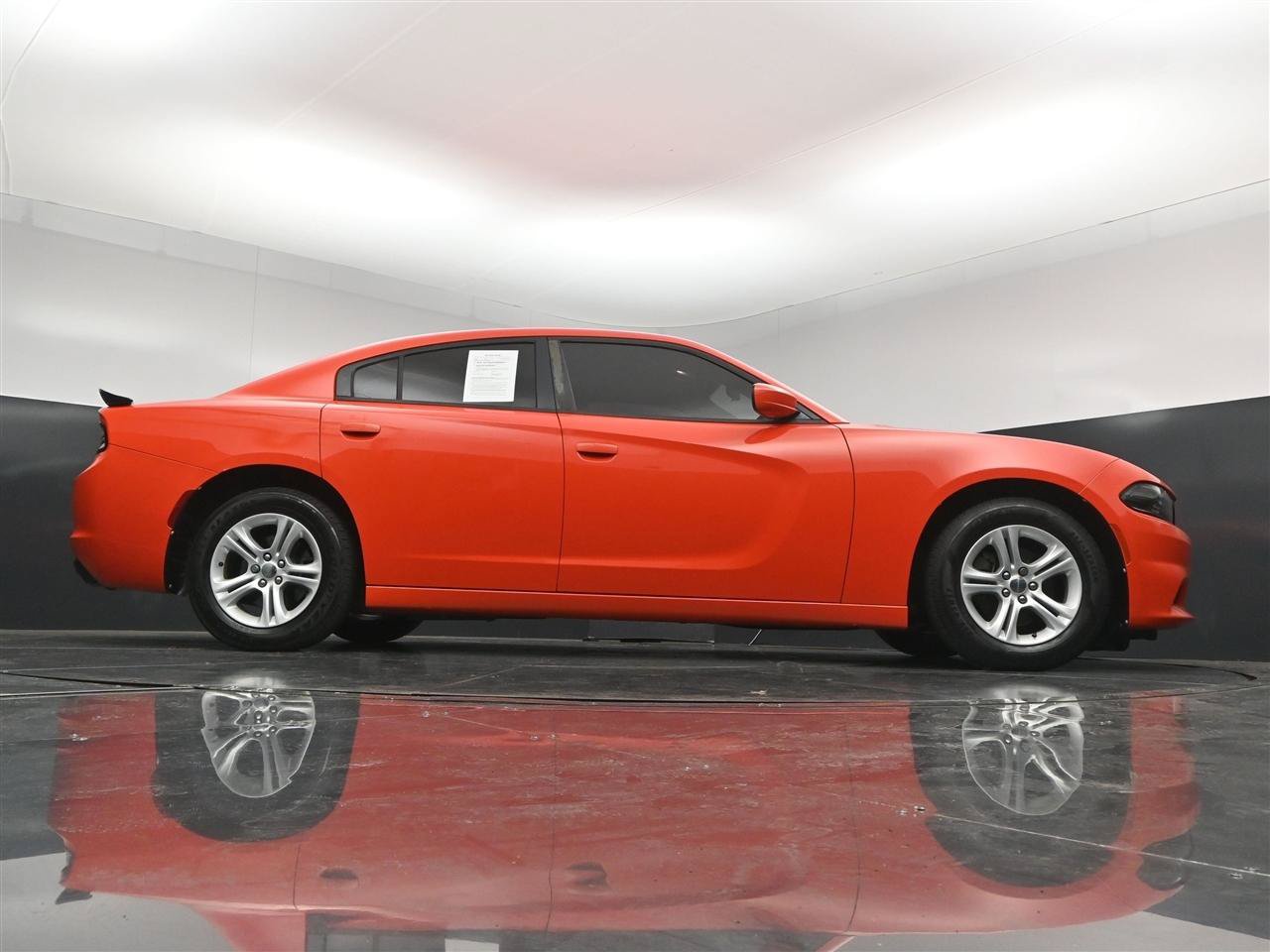 Used 2018 Dodge Charger SXT RWD image 30
