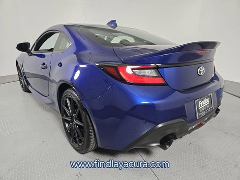 Used 2024 Toyota GR86 Premium RWD image 4