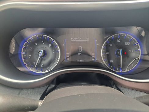 Certified 2023 Chrysler Voyager LX FWD image 12