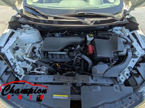 Used 2018 Nissan Rogue Sport SL FWD image 16