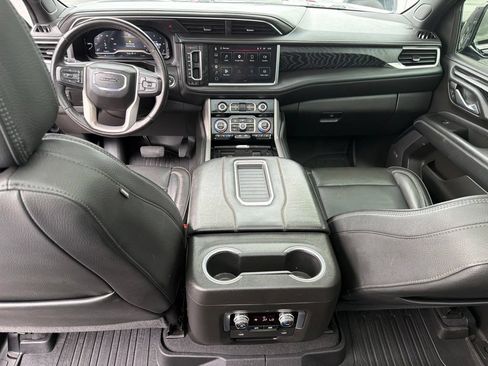 Used 2022 GMC Yukon Denali AWD/4WD image 17