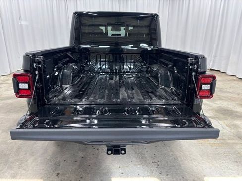 New 2026 Jeep Gladiator Rubicon AWD/4WD image 23