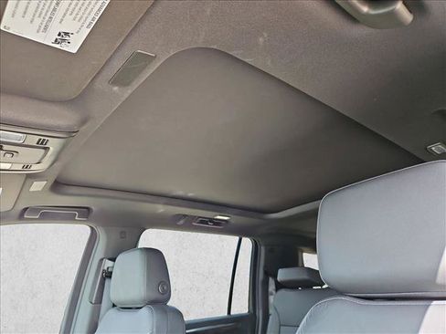 Used 2025 Chevrolet Suburban LT w/ Advanced Technology Package RWD image 15