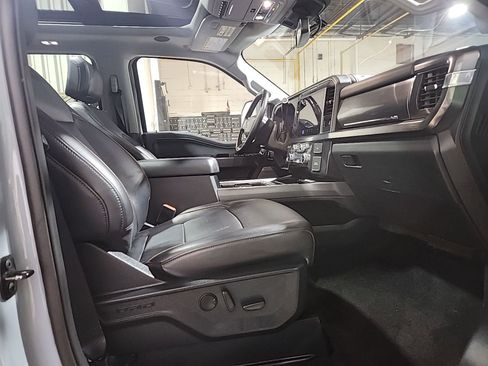 Used 2025 Ford F250 Lariat w/ Lariat Ultimate Package image 8