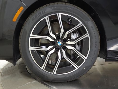 Used 2025 BMW i7 eDrive50 w/ M Sport Package image 8