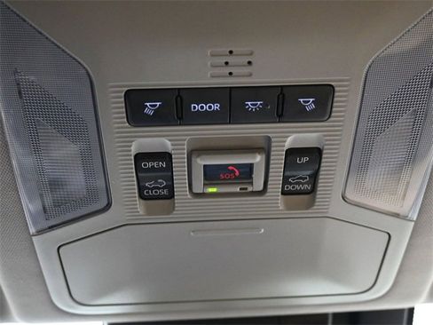 Used 2023 Toyota RAV4 XLE Premium image 21