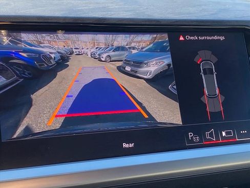 Used 2023 Audi Q4 e-tron Premium Plus w/ Premium Plus image 17