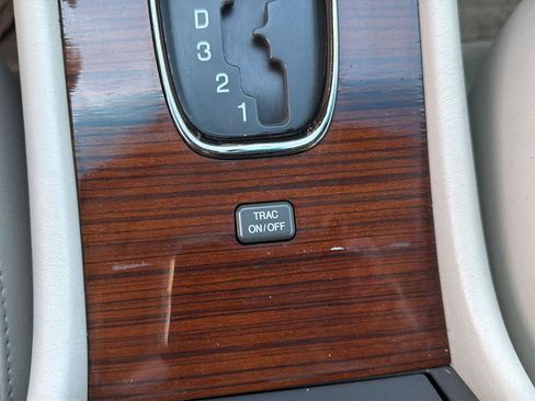 Used 2003 Cadillac Seville STS w/ Preferred Equipment Group FWD image 11