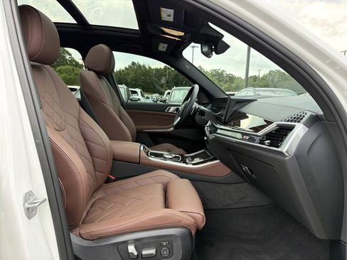 Used 2024 BMW X5 xDrive40i w/ Premium Package AWD/4WD image 18