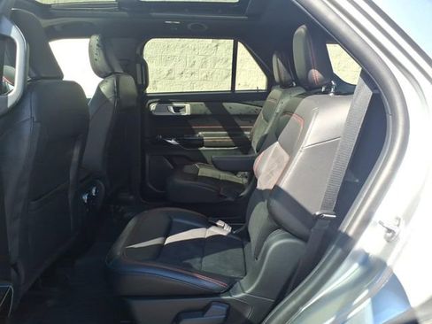 Certified 2024 Ford Explorer ST-Line w/ Class IV Trailer Tow Package image 9