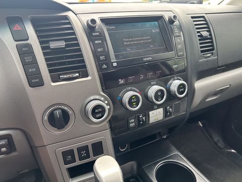 Used 2013 Toyota Sequoia Limited AWD/4WD image 31