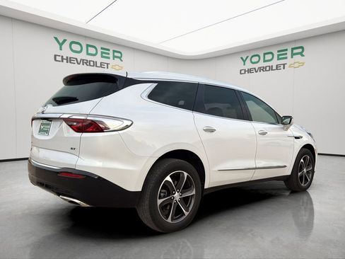 Used 2022 Buick Enclave Essence w/ Sport Touring Edition image 6