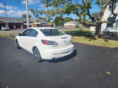 Used 2013 MAZDA MAZDA3 i SV w/ Convenience Pkg image 6