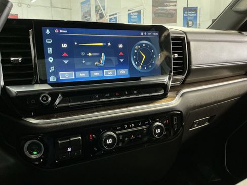 Used 2025 Chevrolet Silverado 2500 LT w/ Convenience Package image 29