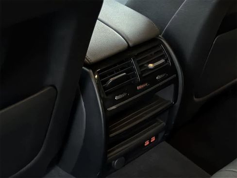 Used 2020 BMW 530i image 29