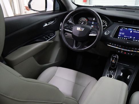 Used 2023 Cadillac XT4 Luxury w/ Cold Weather Package image 31