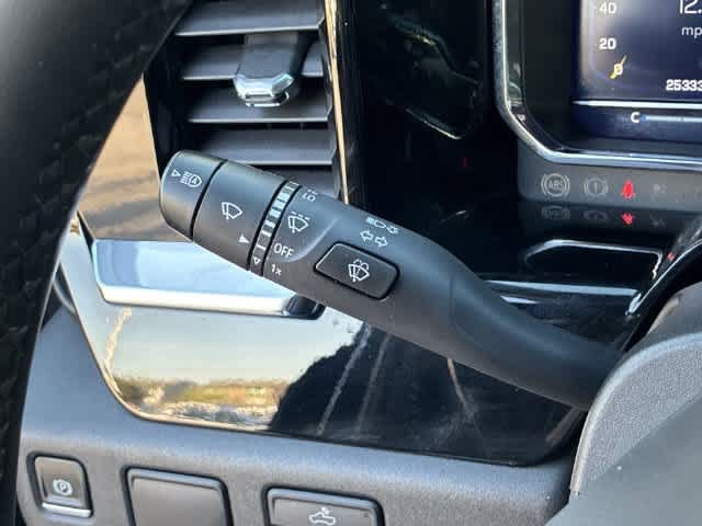 Used 2024 Chevrolet Silverado 1500 LT RWD image 26