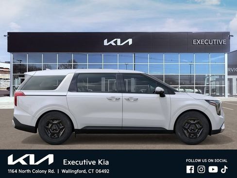 New 2026 Kia Carnival LX FWD image 7
