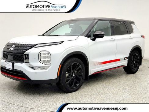 Used 2024 Mitsubishi Outlander SE Black Edition AWD/4WD image 1