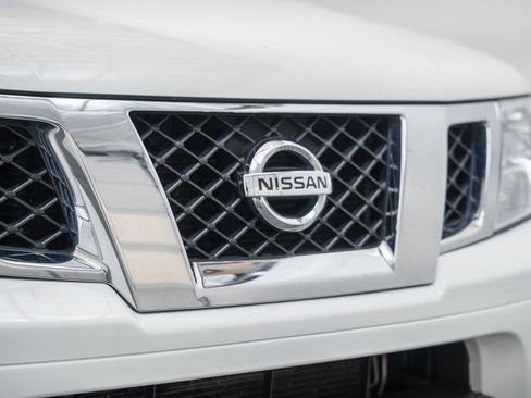 Used 2018 Nissan Frontier SV RWD image 12
