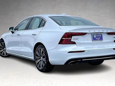 Used 2021 Volvo S60 T6 Inscription image 4