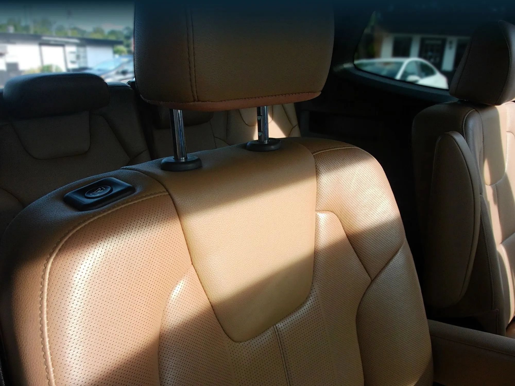 Used 2022 Kia Telluride SX w/ Towing Package FWD image 37