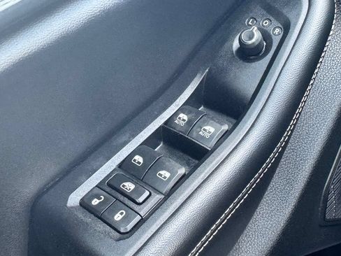Used 2023 Jeep Grand Cherokee L Laredo AWD/4WD image 31