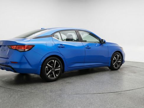 Used 2025 Nissan Sentra SV FWD image 9