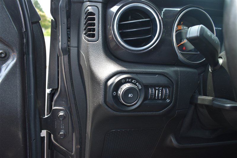 Used 2021 Jeep Wrangler Unlimited Sahara AWD/4WD image 11