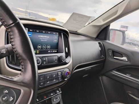 Used 2022 GMC Canyon AT4 image 15