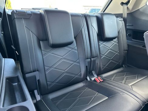 Used 2025 Volkswagen Atlas SE AWD/4WD image 26