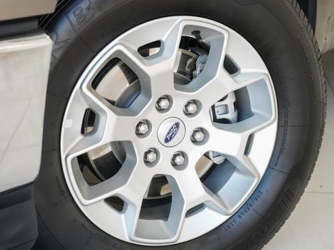 Used 2023 Ford F150 XLT image 2