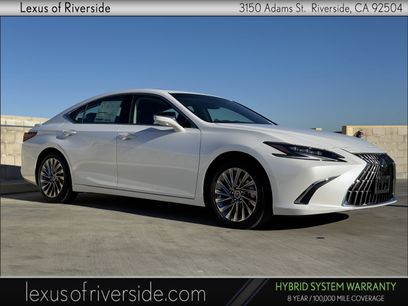 New 2025 Lexus ES 300h w/ Luxury Package