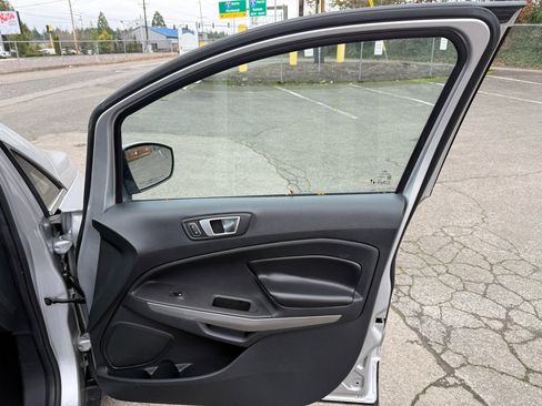 Used 2021 Ford EcoSport Titanium image 27