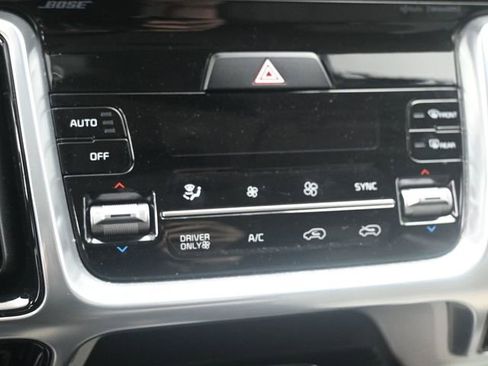 Used 2023 Kia Sorento SX Prestige image 11