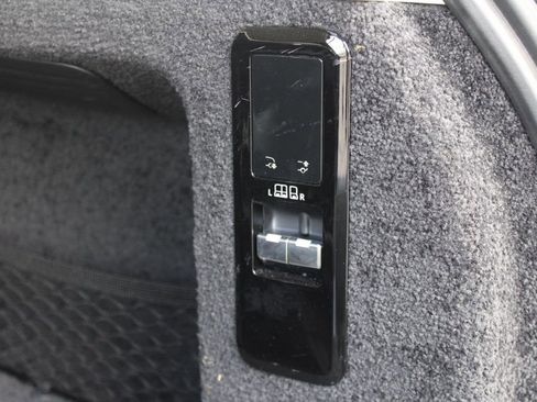 Certified 2023 Land Rover Range Rover SE image 45