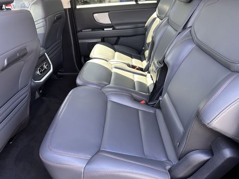 Used 2025 Ford Expedition Max Active AWD/4WD image 12