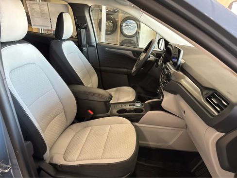Certified 2023 Ford Escape Active AWD/4WD image 37