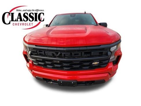 Used 2024 Chevrolet Silverado 1500 Custom image 3