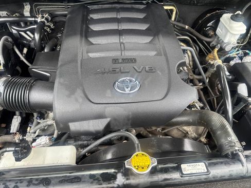 Used 2012 Toyota Sequoia SR5 AWD/4WD image 51