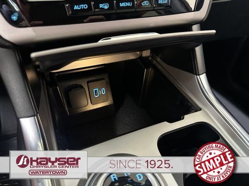Used 2023 Ford Explorer XLT w/ Equipment Group 202A AWD/4WD image 29