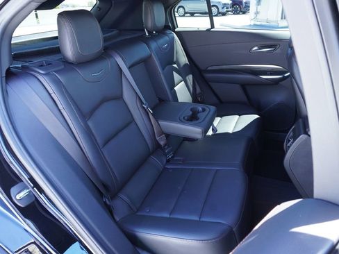 Used 2022 Cadillac XT4 Sport w/ Enhanced Visibility Package FWD image 9