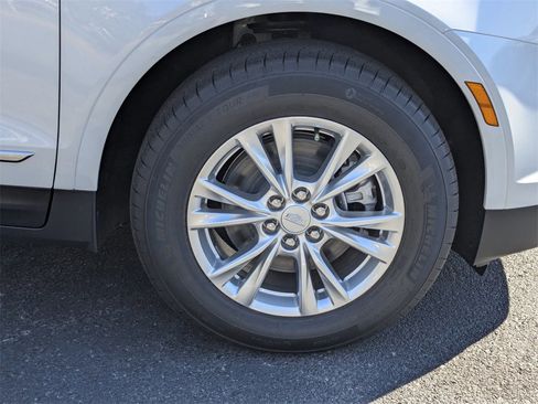 New 2026 Cadillac XT5 Luxury image 12