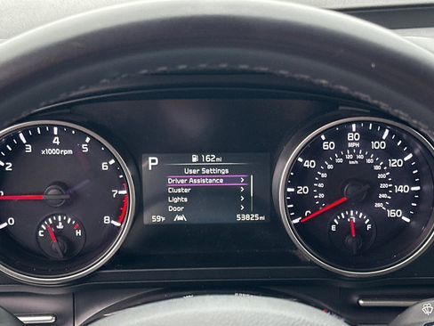 Used 2024 Kia Carnival LX FWD image 26